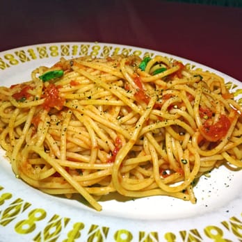 Taverna Italian Kitchen + Bar - Spaghetti Al Pomodoro E Basilico: Tomato and Basil Pasta - Italian Near Me - Saskatoon, Saskatchewan Taverna Italian Kitchen + Bar - Spaghetti Al Pomodoro E Basilico: Tomato and Basil Pasta - Italian Near Me - Saskatoon, Saskatchewan