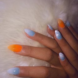 Davi Nails - Stunning ombre blue for the summer