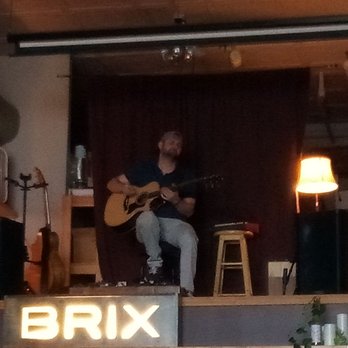 Brix Wine Bar & Restaurant - Nice acoustic guitar playing while we ate...loved it - Wine Bars Near Me - Ellensburg, Washington