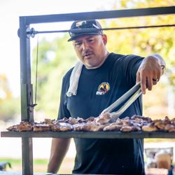 Rooster's Rolling BBQ - BBBQ Chicken Thighs