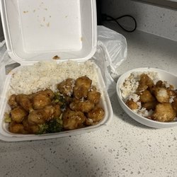 First Wok - No19. General Taos Chicken Combo Plate
