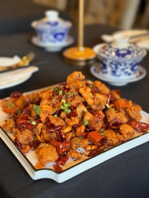 Fan Szechuan Restaurant & Bar 大宅门餐厅酒吧 by null