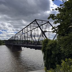 Walnut Street Bridge