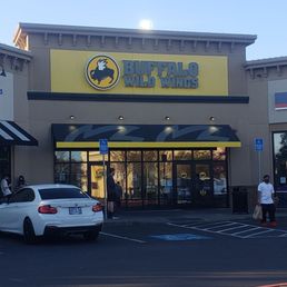 Exterior outside entrance of Buffalo Wild Wings - Hillsboro, Oregon Exterior outside entrance of Buffalo Wild Wings - Hillsboro, Oregon