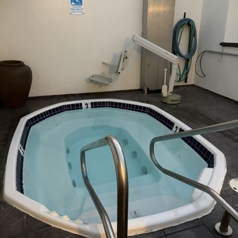El Colibri Hotel & Spa - Great jacuzzi - Hotels Near Me - Cambria, California El Colibri Hotel & Spa - Great jacuzzi - Hotels Near Me - Cambria, California