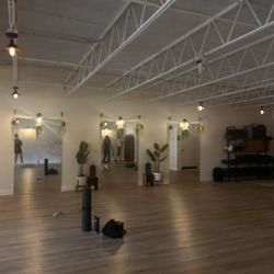 Mission Yoga - Studio