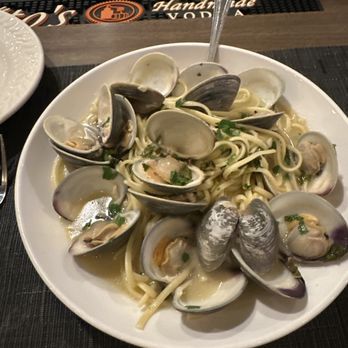 Revere - Vongole - Italian Near Me - Ewing, New Jersey