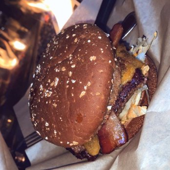Islands Restaurant - Malibu Burger - Burgers Near Me - Santa Barbara, California