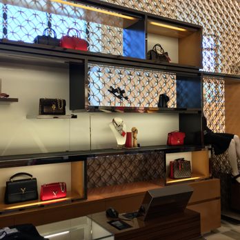 Louis Vuitton - Luggage Near Me - Paris, 75