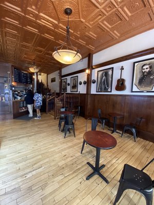 Paramount Cafe by null