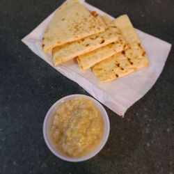 Yeeroh - Pita and garlic eggplant spread