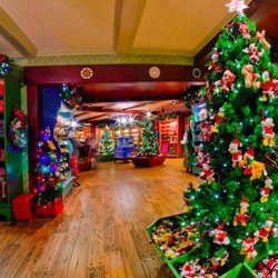 Ye Olde Christmas Shoppe