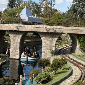 Casey Jr Circus Train - Amusement Parks Near Me