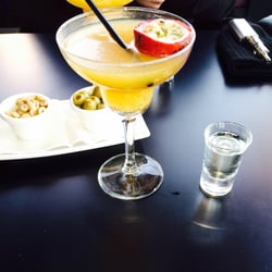 Quai Est - Voici le cocktail porn star martini, très bon, frais, avec en accompagnement, très peut de champagne :)