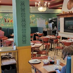 Ann Sather Restaurant - Dining room