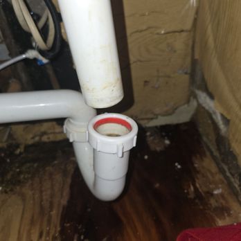 Plumbers Incorporated - Loose drain tube. - Plumbing Near Me - Riverside, California Plumbers Incorporated - Loose drain tube. - Plumbing Near Me - Riverside, California