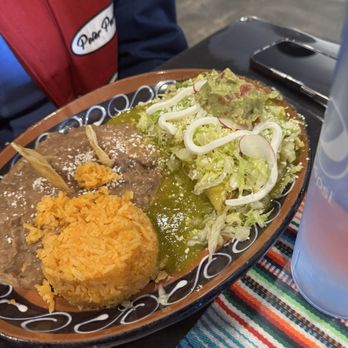 El Canario Carnitas - Enchiladas verdes de pollo. - Mexican Near Me - Temecula, California El Canario Carnitas - Enchiladas verdes de pollo. - Mexican Near Me - Temecula, California