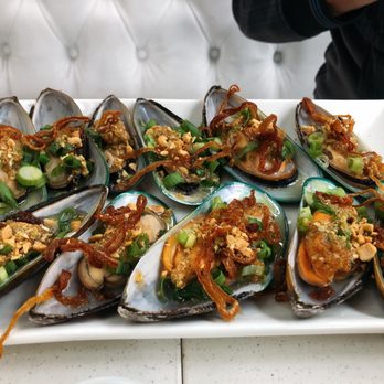 Saigon Xua - Garlic butter mussels - Vietnamese Near Me - Vancouver, British Columbia Saigon Xua - Garlic butter mussels - Vietnamese Near Me - Vancouver, British Columbia