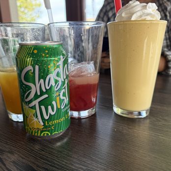 Mirchi Cafe and Masala Pizza, Halal American & Desi Restaurant - Mango & Sprite, Strawberry & Sprite, Mango Milkshake - Halal Near Me - Dublin, California