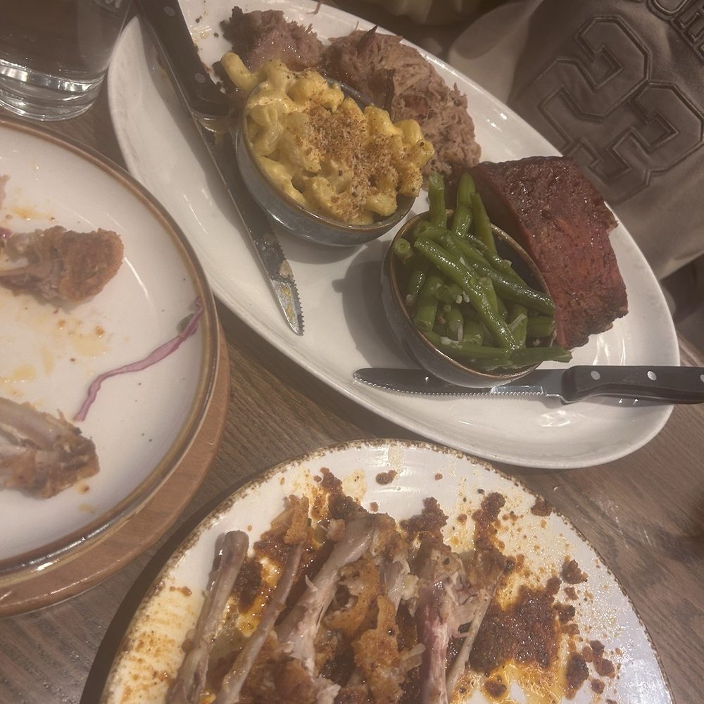 Gus's BBQ - Wings  Mac and cheese, ribs, pulled pork. - Barbeque Near Me - Porter Ranch, California
