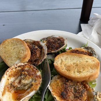 Beachcomber Restaurant - Oysters with garlic bread - Seafood Near Me - Saint Augustine, Florida Beachcomber Restaurant - Oysters with garlic bread - Seafood Near Me - Saint Augustine, Florida