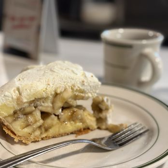 The Apple Pan - Banana Cream Pie - Burgers Near Me - Los Angeles, California The Apple Pan - Banana Cream Pie - Burgers Near Me - Los Angeles, California
