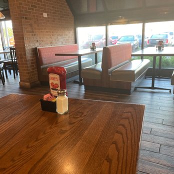 Shoney's Restaurant - Interior - Breakfast & Brunch Near Me - Clarksville, Tennessee Shoney's Restaurant - Interior - Breakfast & Brunch Near Me - Clarksville, Tennessee