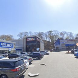 Exterior photo of Central Plaza Shopping Center - Yonkers, New York Exterior photo of Central Plaza Shopping Center - Yonkers, New York