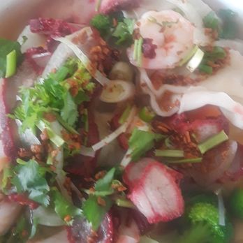 Kim Sun Kitchen - Wonton soup closeup - Chinese Near Me - Long Beach, California