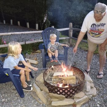 Settlers Mountain - S'mores - Vacation Rentals Near Me - Bryson City, North Carolina