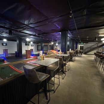 Birdeez - Downstairs golf and bar - Recreation Centers Near Me - Reno, Nevada
