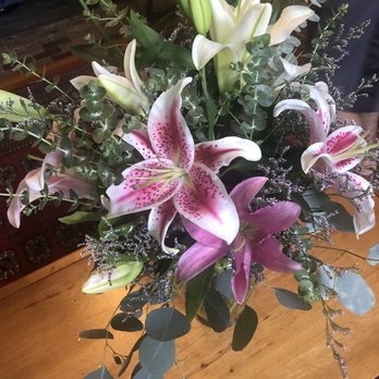 The Waters Edge Flowers - Florists Near Me - Newport, Rhode Island