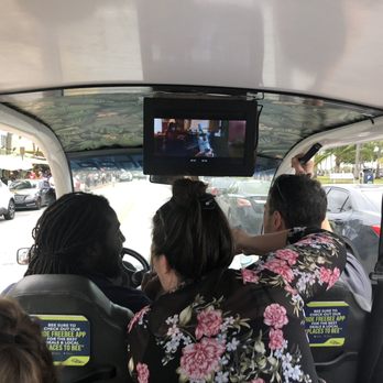 Freebee - Clyde driving us around and having fun too!! - Taxis Near Me