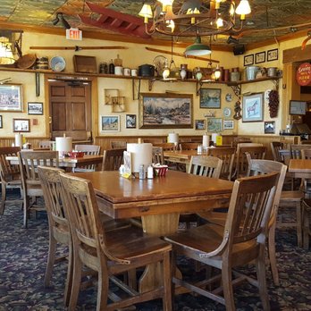 The County Line - The dining area where I sat, was very inviting - Barbeque Near Me - Albuquerque, New Mexico