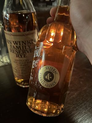 Longman & Eagle by null