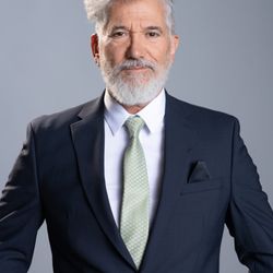 Studio Q - studio headshot