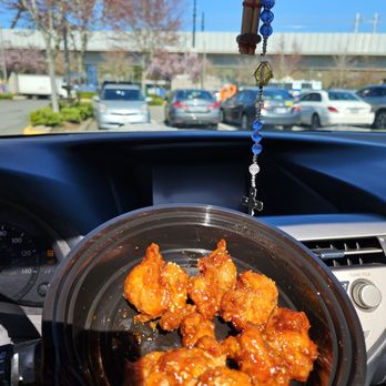 H Mart - Korean fried chicken so yummy - International Grocery Near Me - Redmond, Washington