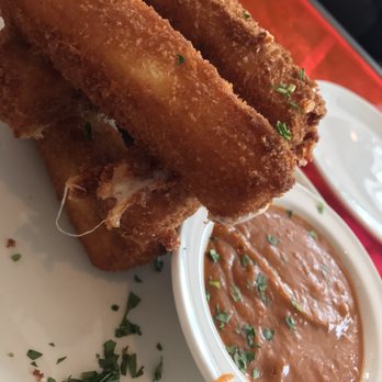 Big Pink - Amazing !!! And the Mozzarella sticks were HUGE !! Food was so good , wish they'd put more of these locations in other states - Pizza Near Me - Miami Beach, Florida