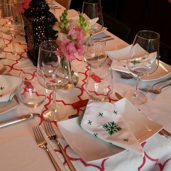 EatWith - Beautiful table setting!! - Supper Clubs Near Me EatWith - Beautiful table setting!! - Supper Clubs Near Me