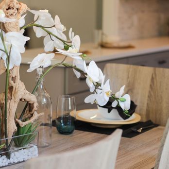 Rex General Contractor - a dining room table with flowers - General Contractors Near Me - Los Angeles, California Rex General Contractor - a dining room table with flowers - General Contractors Near Me - Los Angeles, California