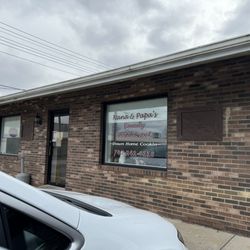 Nana & Papa's Family Restaurant - Outside entrance