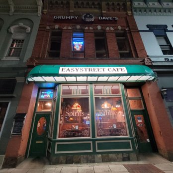 EASY STREET CAFE Updated July 2025 83 Photos 125 Reviews 104 S