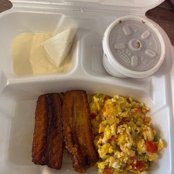 Tres Amigos - Breakfast plate with Plátanos - Salvadoran Near Me - Los Angeles, California Tres Amigos - Breakfast plate with Plátanos - Salvadoran Near Me - Los Angeles, California