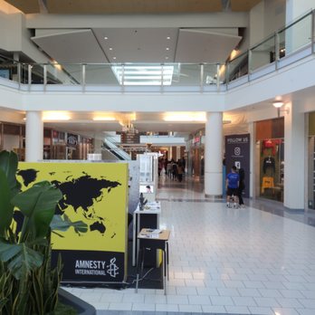 The Shops At Tanforan - You can hear a pin drop.  What is this a silent mall.  Where are the headphone at???? - Shopping Centers Near Me - San Bruno, California
