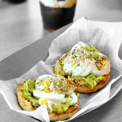 Frobie's Cafe - Avo Toasts