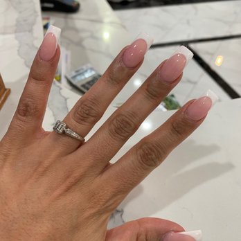 Gilroy Nails - Nail Salons Near Me - Gilroy, California