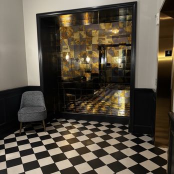 Dream Nashville - Elevator/hallway - Hotels Near Me - Nashville, Tennessee Dream Nashville - Elevator/hallway - Hotels Near Me - Nashville, Tennessee