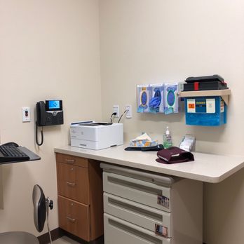 Sutter Urgent Care - Urgent care/ inside the consultation room - Urgent Care Near Me - Tracy, California Sutter Urgent Care - Urgent care/ inside the consultation room - Urgent Care Near Me - Tracy, California