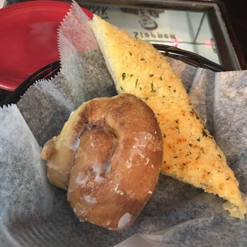 The Bubble Room - Sticky bun and bubble bread. Only one piece of each even though we had two people at the table. - Desserts Near Me - Captiva, Florida