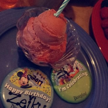 Goofy's Kitchen - American Near Me - Anaheim, California